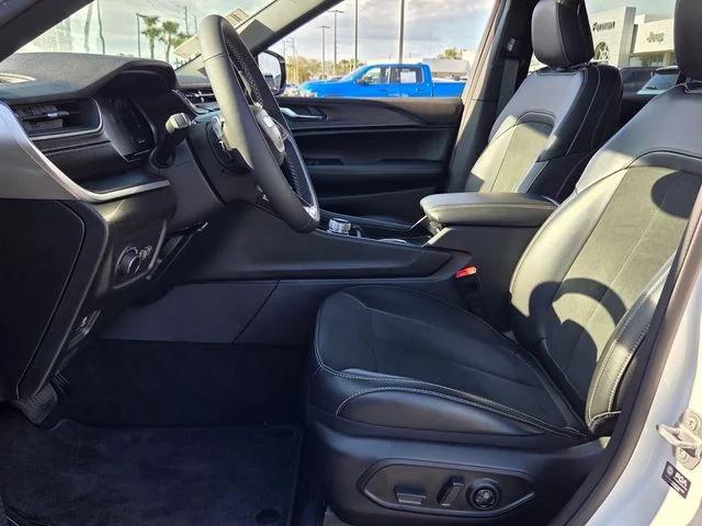 2025 Jeep Grand Cherokee Altitude X 4x2