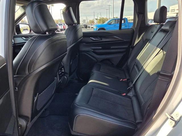 2025 Jeep Grand Cherokee Altitude X 4x2