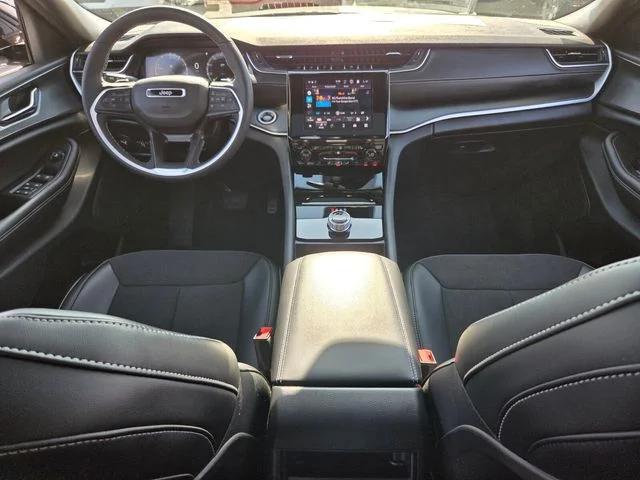 2025 Jeep Grand Cherokee Altitude X 4x2