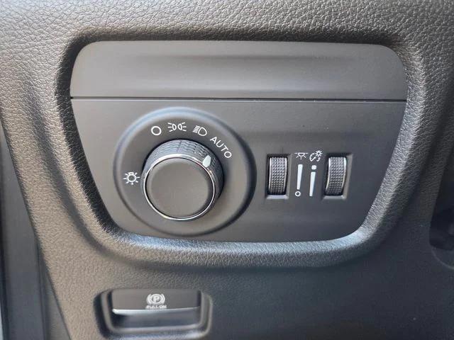 2025 Jeep Grand Cherokee Altitude X 4x2