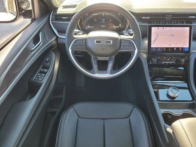 2025 Jeep Grand Cherokee Limited 4x2