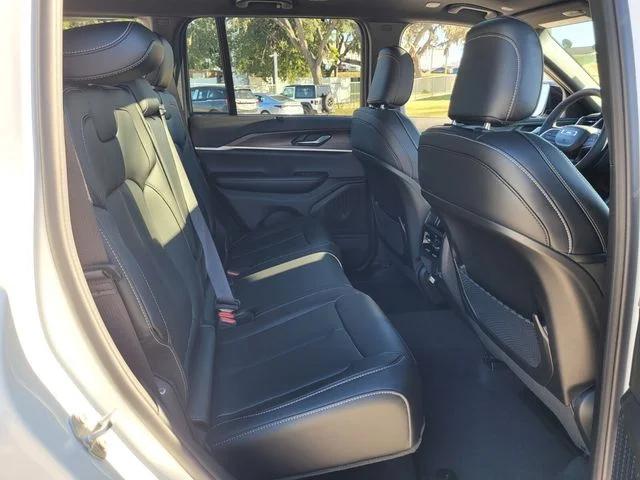 2025 Jeep Grand Cherokee Limited 4x2