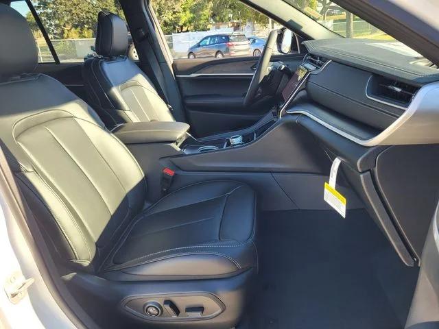 2025 Jeep Grand Cherokee Limited 4x2