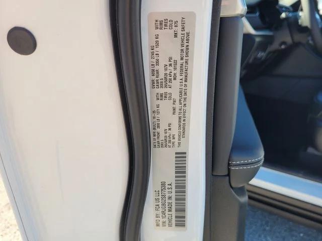 2025 Jeep Grand Cherokee Limited 4x2