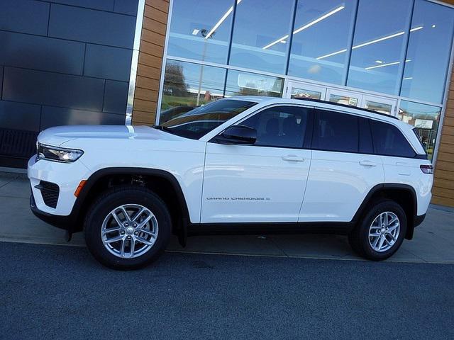 2025 Jeep Grand Cherokee GRAND CHEROKEE LAREDO X 4X4 2025 Jeep Grand Cherokee GRAND CHEROKEE LAREDO X 4X4