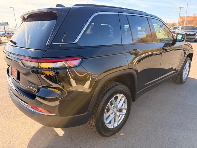2025 Jeep Grand Cherokee GRAND CHEROKEE LAREDO X 4X4