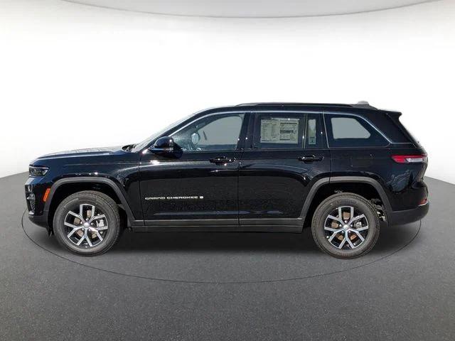 2025 Jeep Grand Cherokee GRAND CHEROKEE LAREDO X 4X4