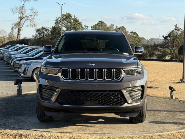 2025 Jeep Grand Cherokee GRAND CHEROKEE LAREDO X 4X2 2025 Jeep Grand Cherokee GRAND CHEROKEE LAREDO X 4X2