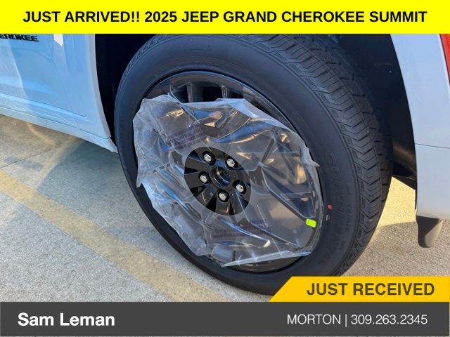 2025 Jeep Grand Cherokee GRAND CHEROKEE SUMMIT 4X4