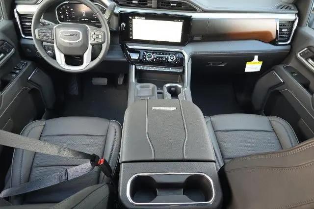 2026 GMC Sierra 2500HD Crew Cab, Standard Bed, Denali, 4WD
