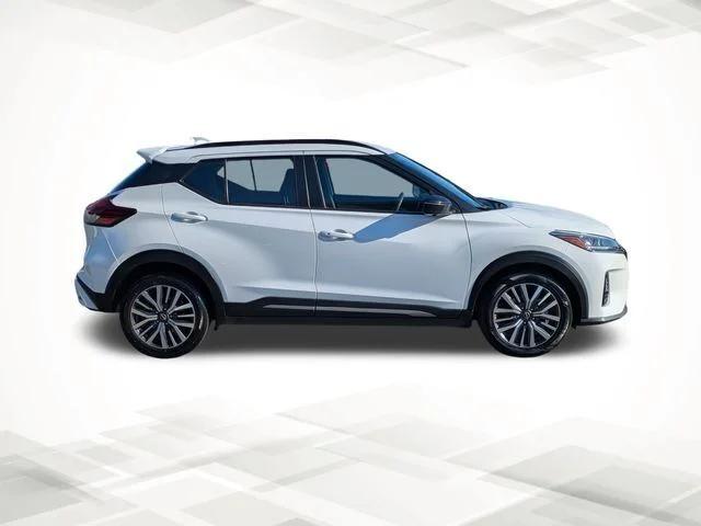 2024 Nissan Kicks SR Xtronic CVT