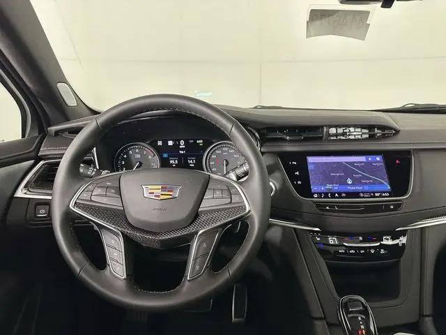 2025 Cadillac XT5 AWD Sport