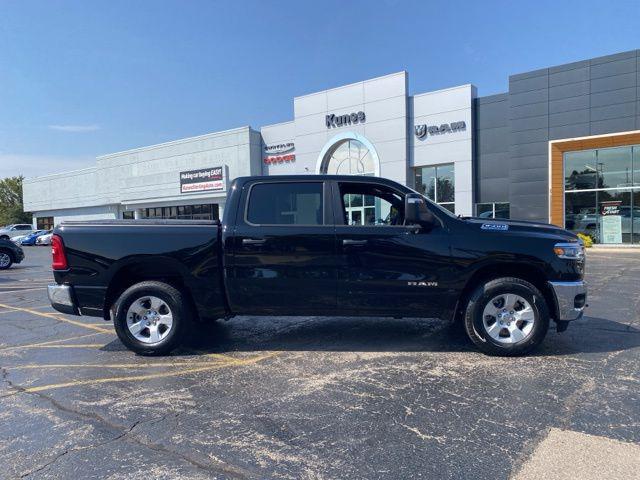 2025 RAM Ram 1500 RAM 1500 TRADESMAN CREW CAB 4X4 57 BOX