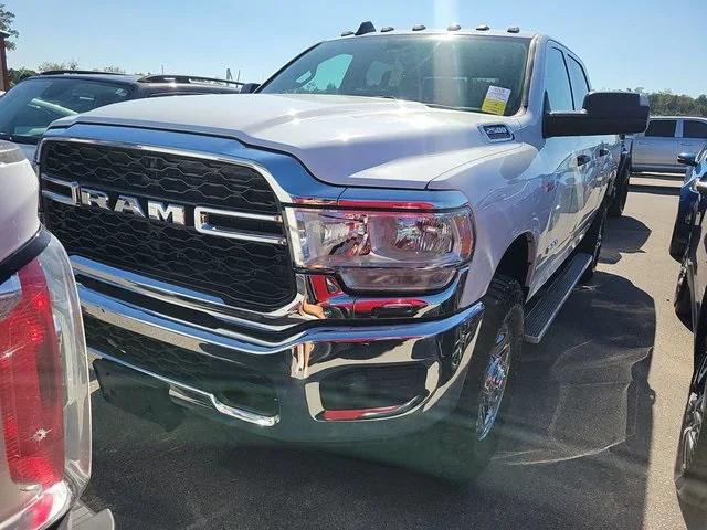 2020 RAM 2500 Tradesman Crew Cab 4X4 64 Box