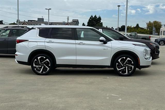2023 Mitsubishi Outlander PHEV SE S-AWC 2023 Mitsubishi Outlander PHEV SE S-AWC