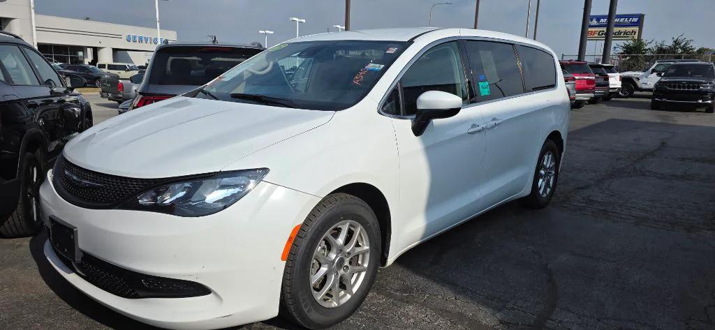 2023 Chrysler Voyager LX 2023 Chrysler Voyager LX