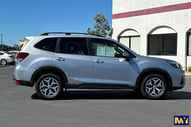 2019 Subaru Forester Premium 2019 Subaru Forester Premium