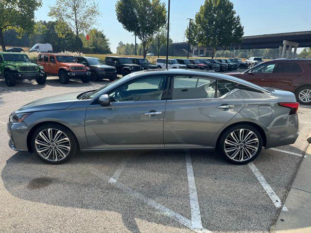 2023 Nissan Altima SL FWD