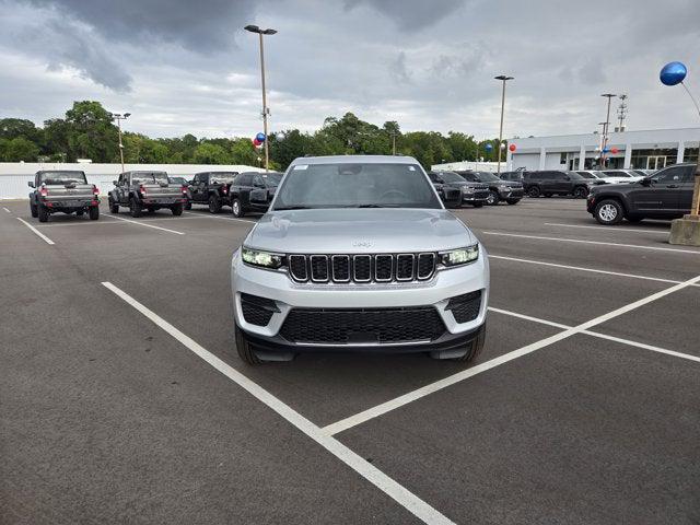 2025 Jeep Grand Cherokee GRAND CHEROKEE LAREDO X 4X4 2025 Jeep Grand Cherokee GRAND CHEROKEE LAREDO X 4X4