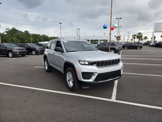 2025 Jeep Grand Cherokee GRAND CHEROKEE LAREDO X 4X4 2025 Jeep Grand Cherokee GRAND CHEROKEE LAREDO X 4X4