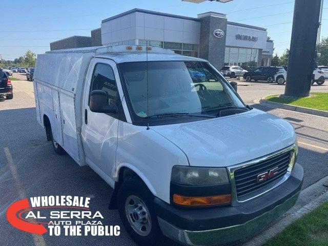2004 GMC Savana Cutaway Standard