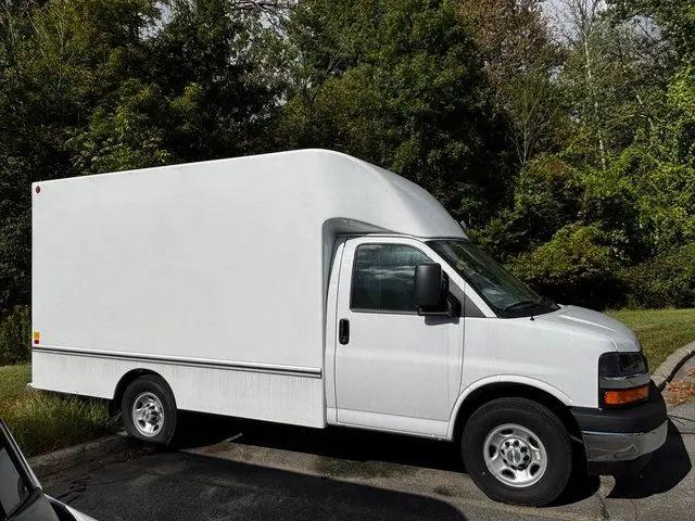2024 Chevrolet Express Cutaway Work Van
