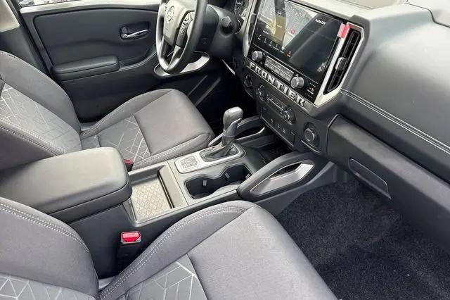 2026 Nissan Frontier Crew Cab Long Bed SV 4x4