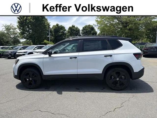 2026 Volkswagen Taos SE Black