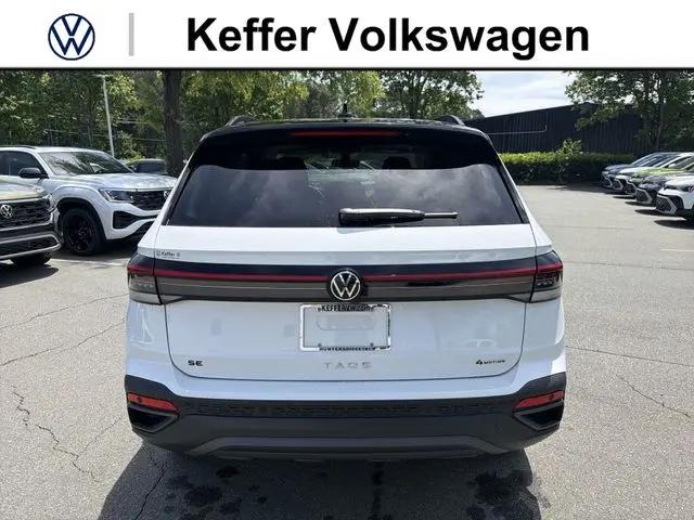 2026 Volkswagen Taos SE Black