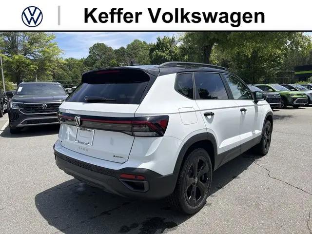 2026 Volkswagen Taos SE Black