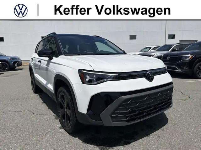 2026 Volkswagen Taos SE Black