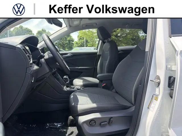 2026 Volkswagen Taos SE Black