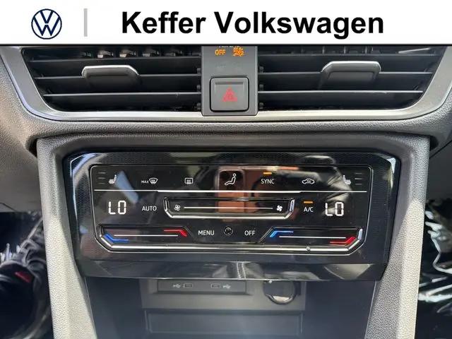 2026 Volkswagen Taos SE Black