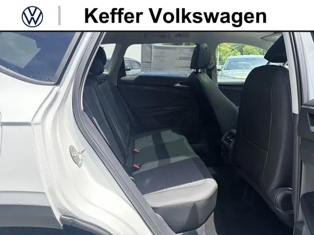 2026 Volkswagen Taos SE Black