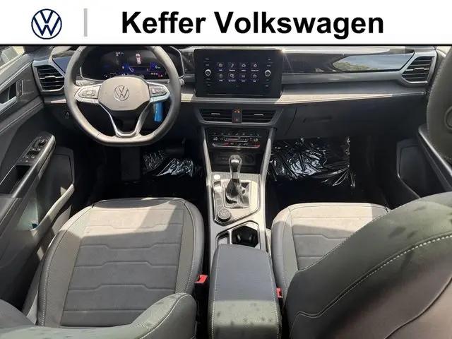 2026 Volkswagen Taos SE Black