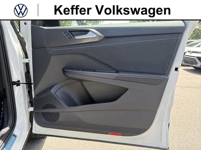 2026 Volkswagen Taos SE Black