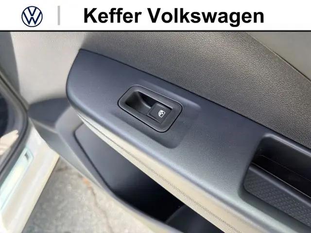 2026 Volkswagen Taos SE Black