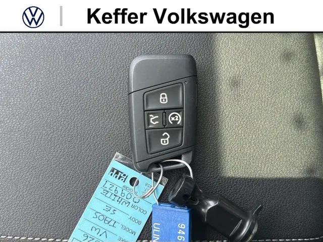 2026 Volkswagen Taos SE Black