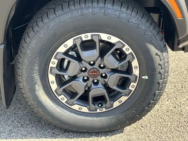 2026 Nissan Frontier Crew Cab Long Bed PRO-4X 4x4