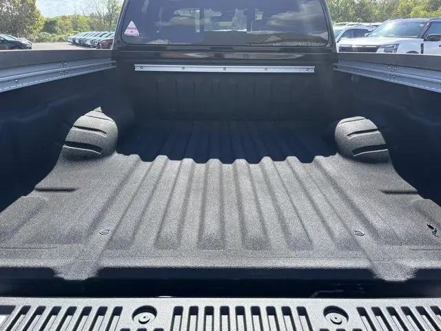 2026 Nissan Frontier Crew Cab Long Bed PRO-4X 4x4