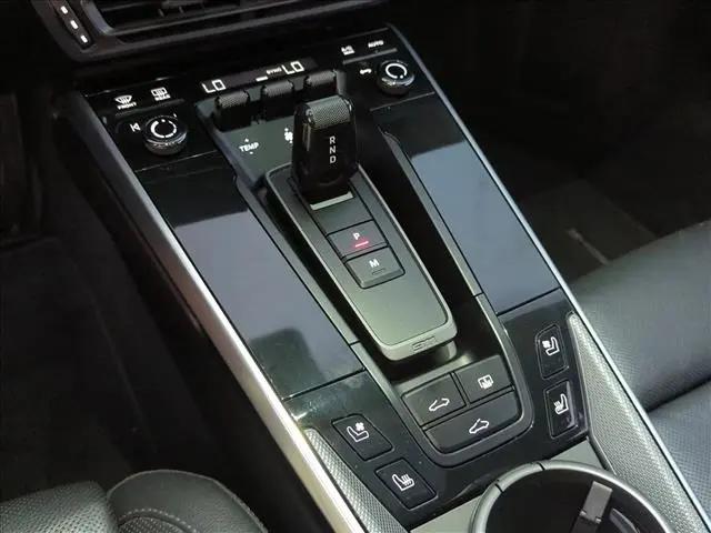 2020 Porsche 911 Carrera