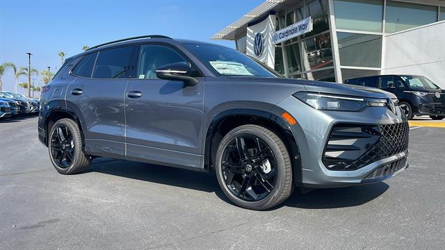 2025 Volkswagen Tiguan 2.0T SE R-Line Black for sale in Corona, CA