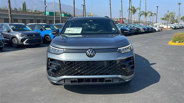 2025 Volkswagen Tiguan 2.0T SE R-Line Black