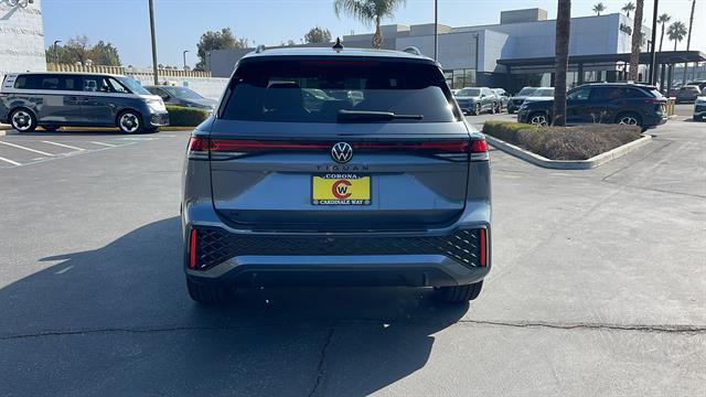 2025 Volkswagen Tiguan 2.0T SE R-Line Black