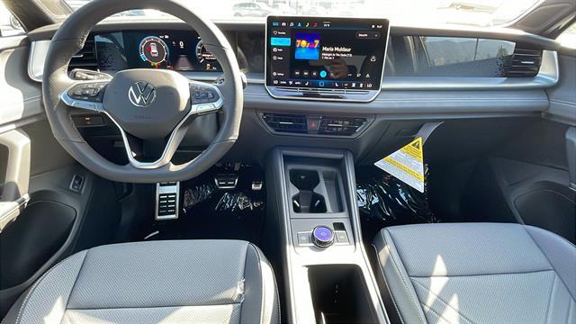 2025 Volkswagen Tiguan 2.0T SE R-Line Black