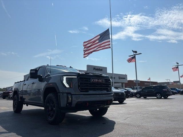 2024 GMC Sierra 2500HD 4WD Crew Cab Standard Bed AT4