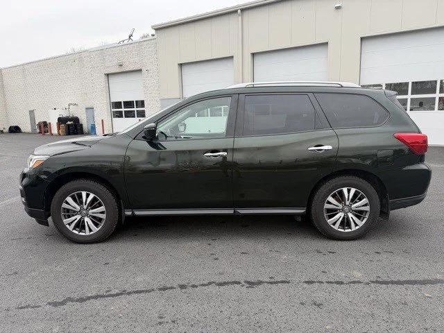 2019 Nissan Pathfinder SL 2019 Nissan Pathfinder SL