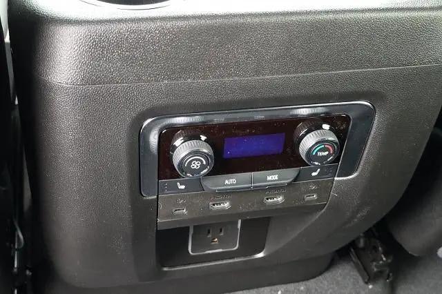 2026 Chevrolet Suburban Premier, 4WD