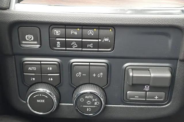 2026 Chevrolet Suburban Premier, 4WD