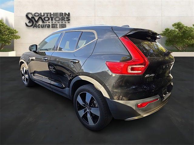2021 Volvo XC40 T5 Momentum 2021 Volvo XC40 T5 Momentum